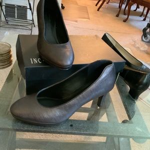 ECCO Bronze Leather Ribbed Pumps Heels 40 Brown Black Classic Chic